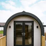 Camping Glamping Village