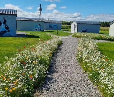Glamping Village *